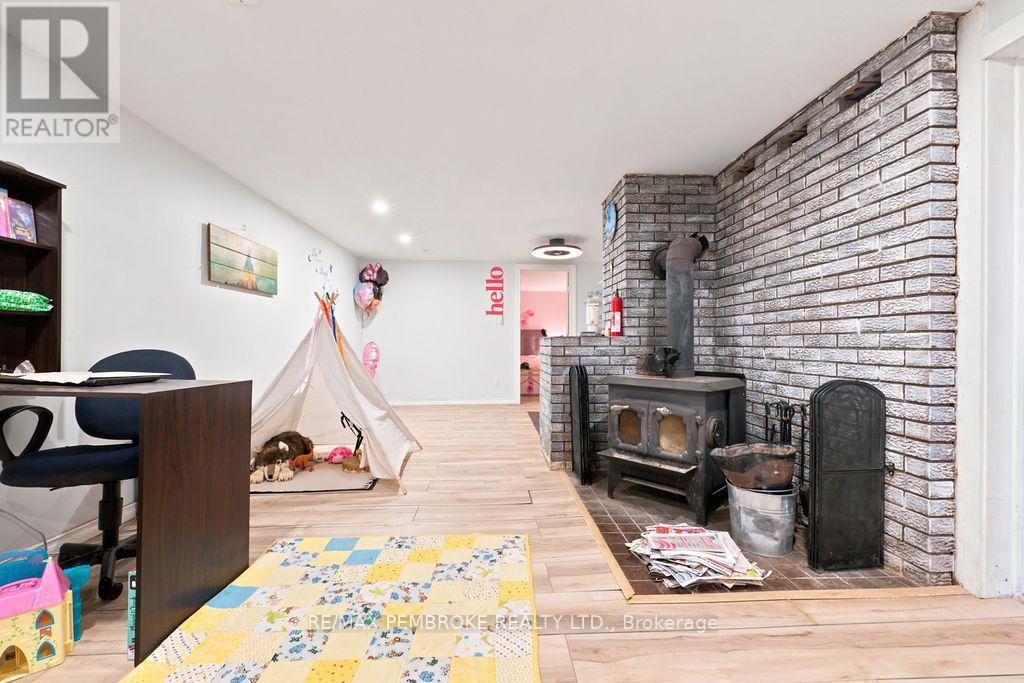 393 BIGGS ROAD - 17