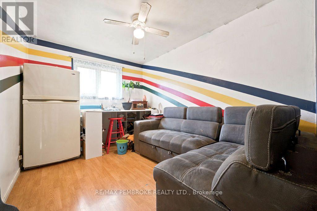 393 BIGGS ROAD - 36