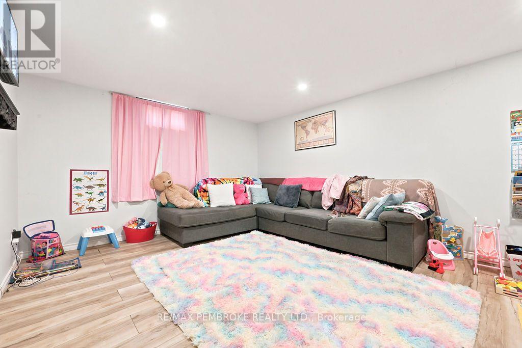 393 BIGGS ROAD - 40