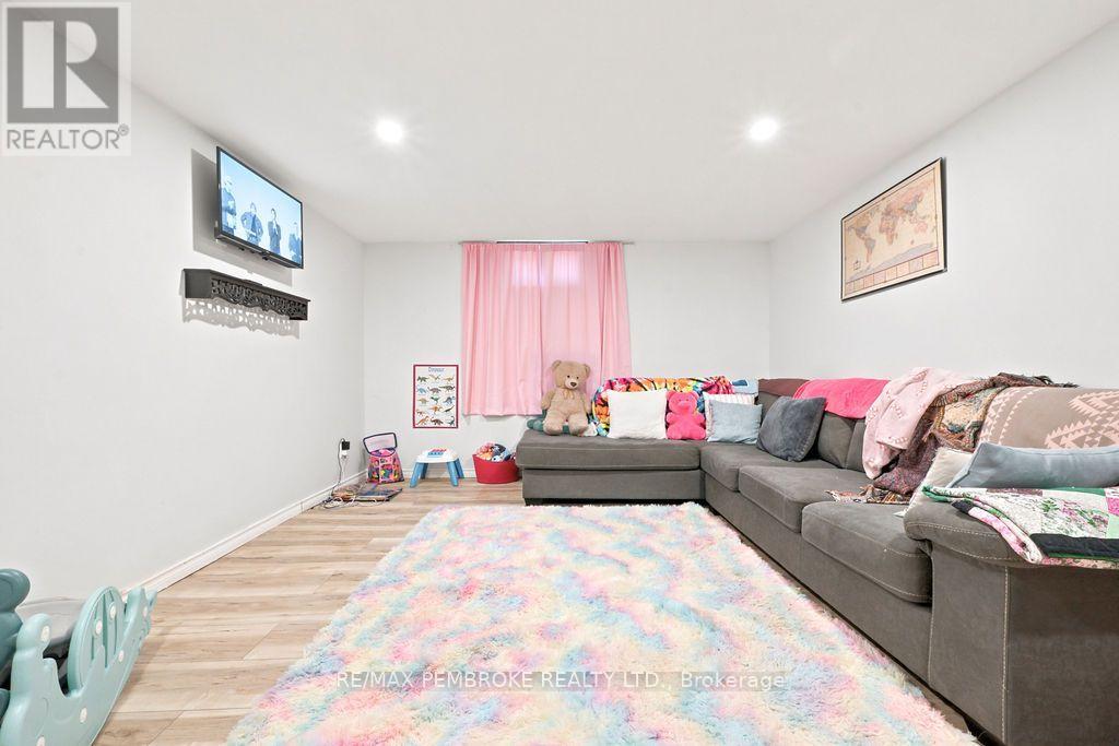 393 BIGGS ROAD - 41