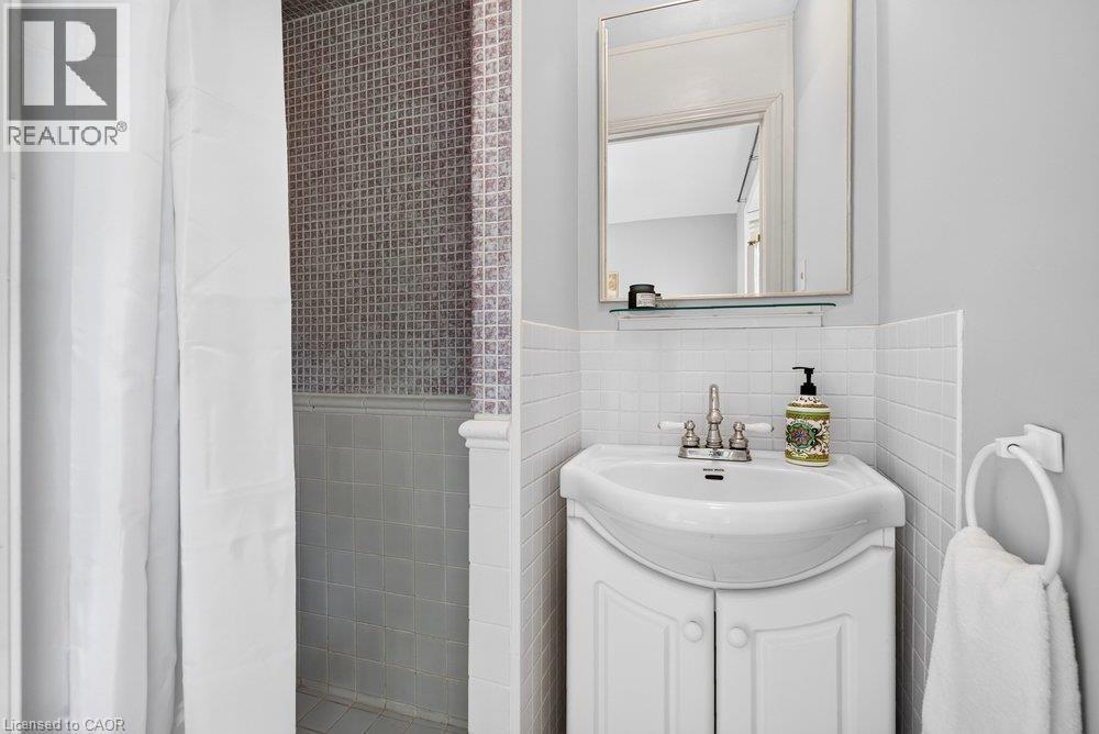 2725 BRITANNIA Road - 21