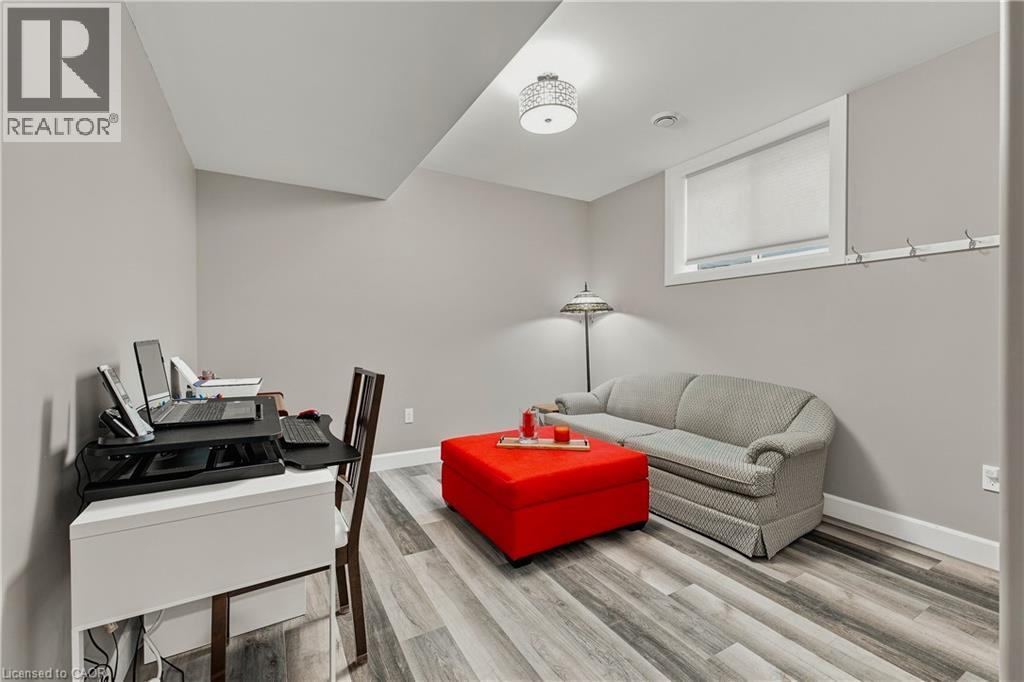 1070 EVANS Street W - Image 33