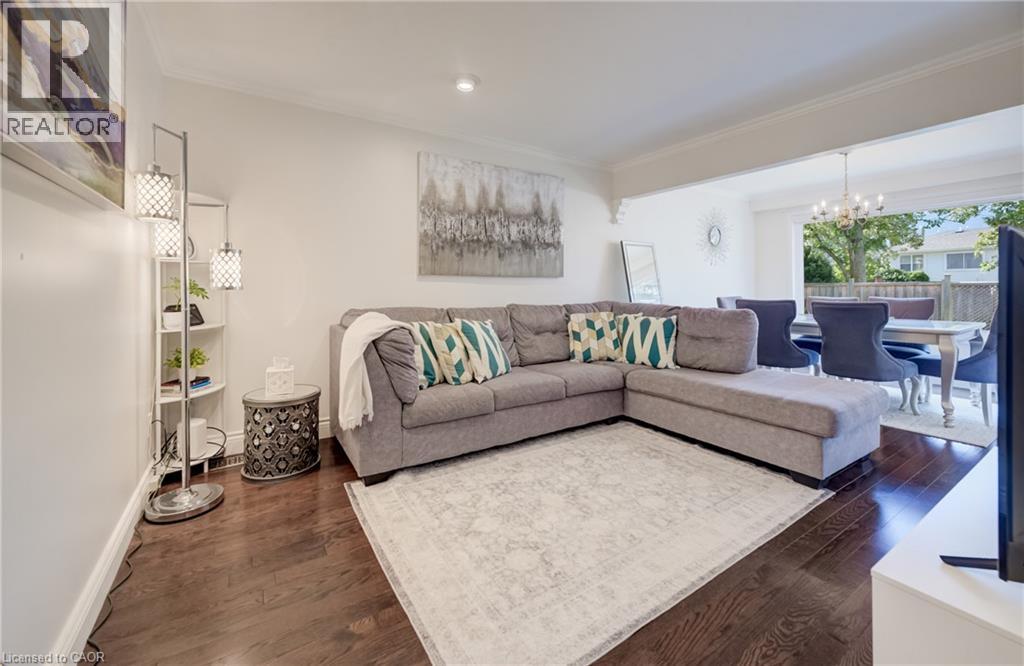 451 BURNETT Avenue - 7