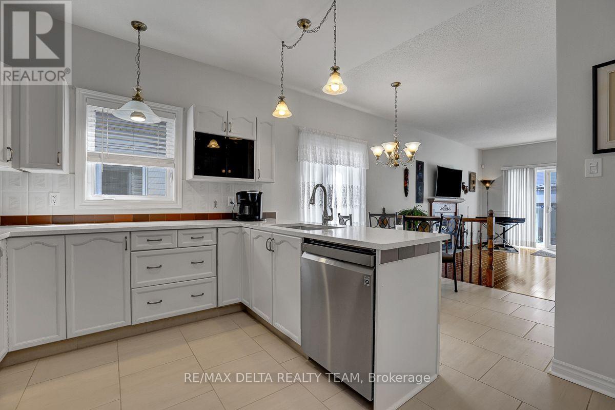 1032 VALIN STREET - 16
