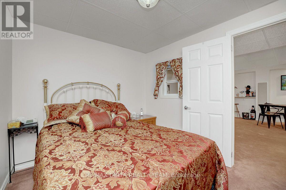 1032 VALIN STREET - 32