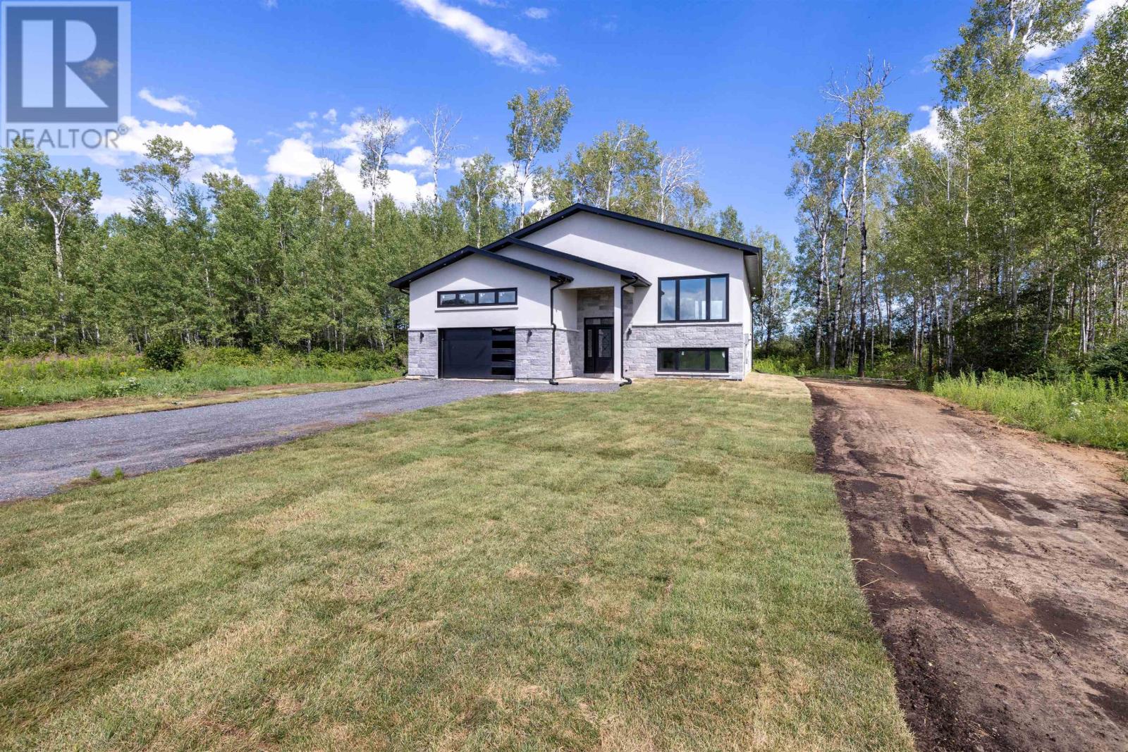 3435 King George's Park DR - 2