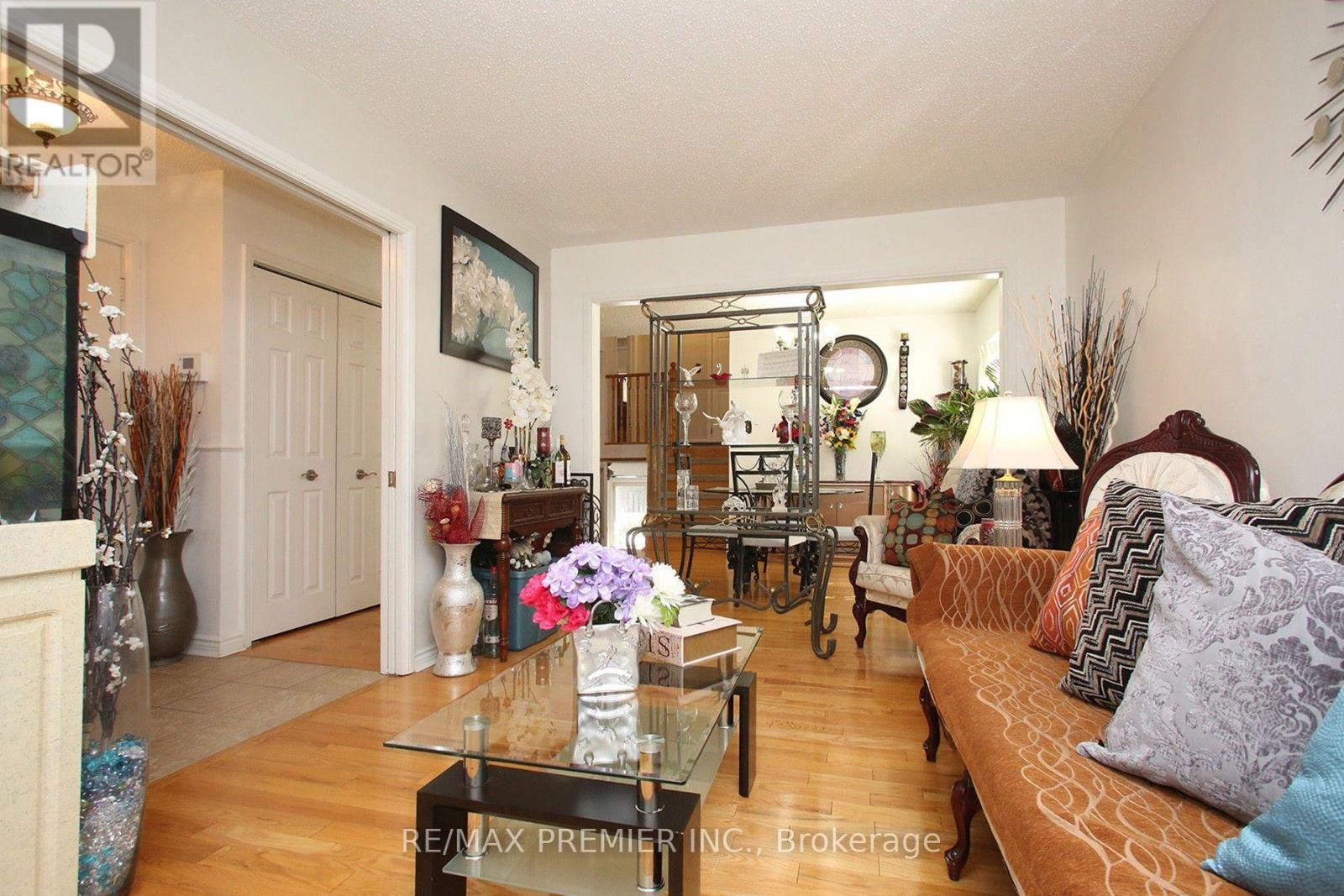 72 HOMEFIELD SQUARE - Image 4