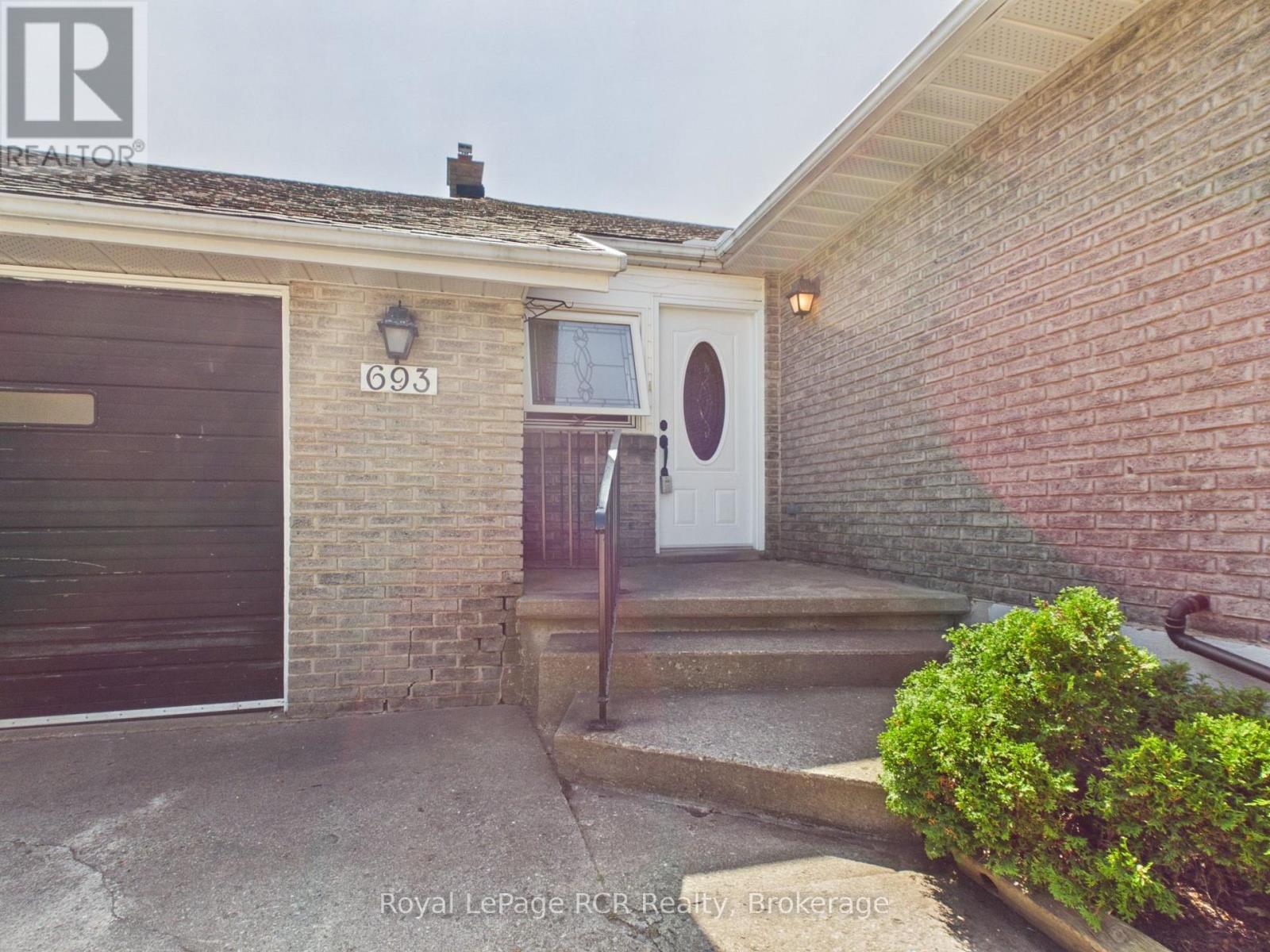 693 MACYOUNG DRIVE - 2