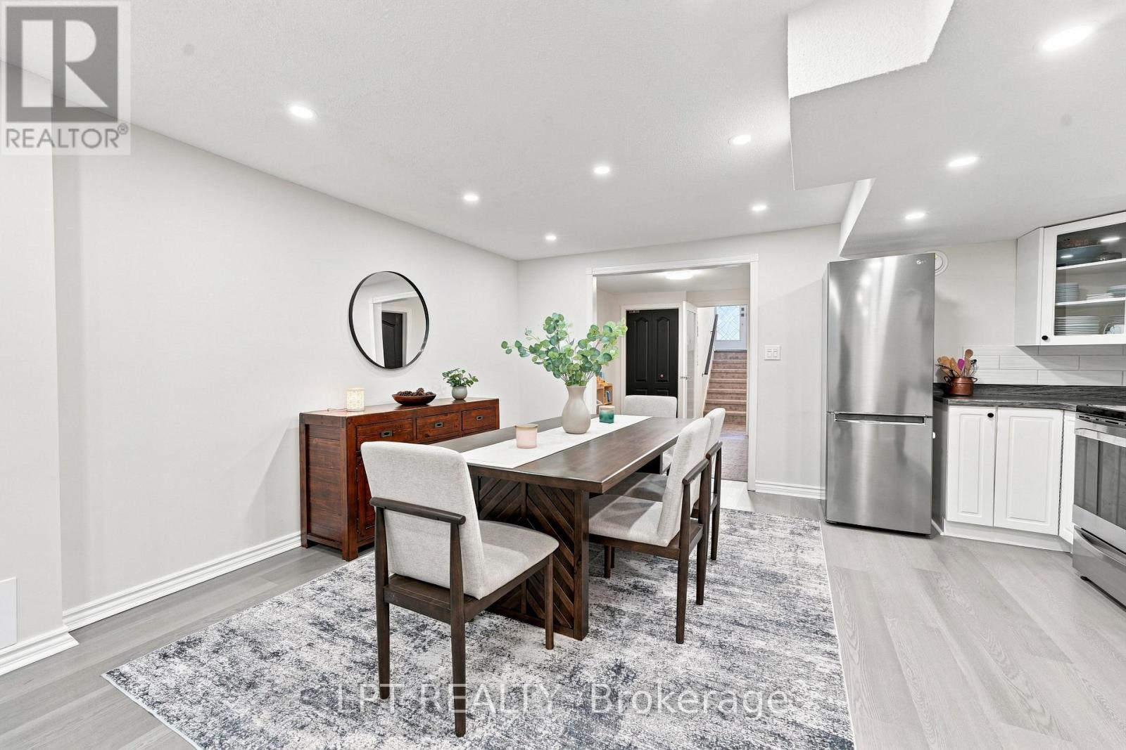 4 LISTER DRIVE - Image 24