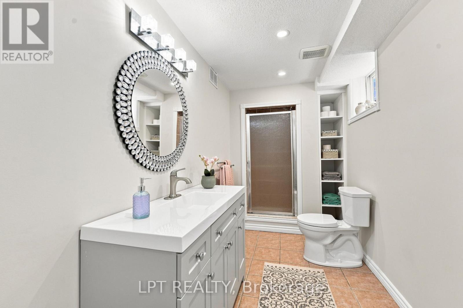 4 LISTER DRIVE - Image 27