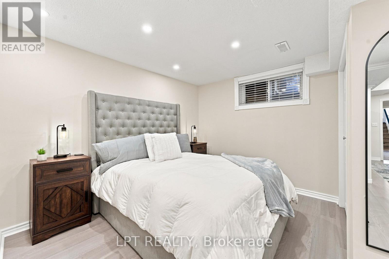 4 LISTER DRIVE - Image 28