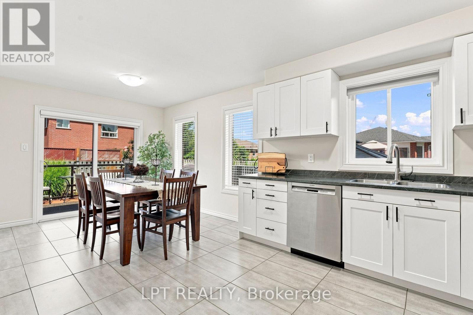 4 LISTER DRIVE - Image 9