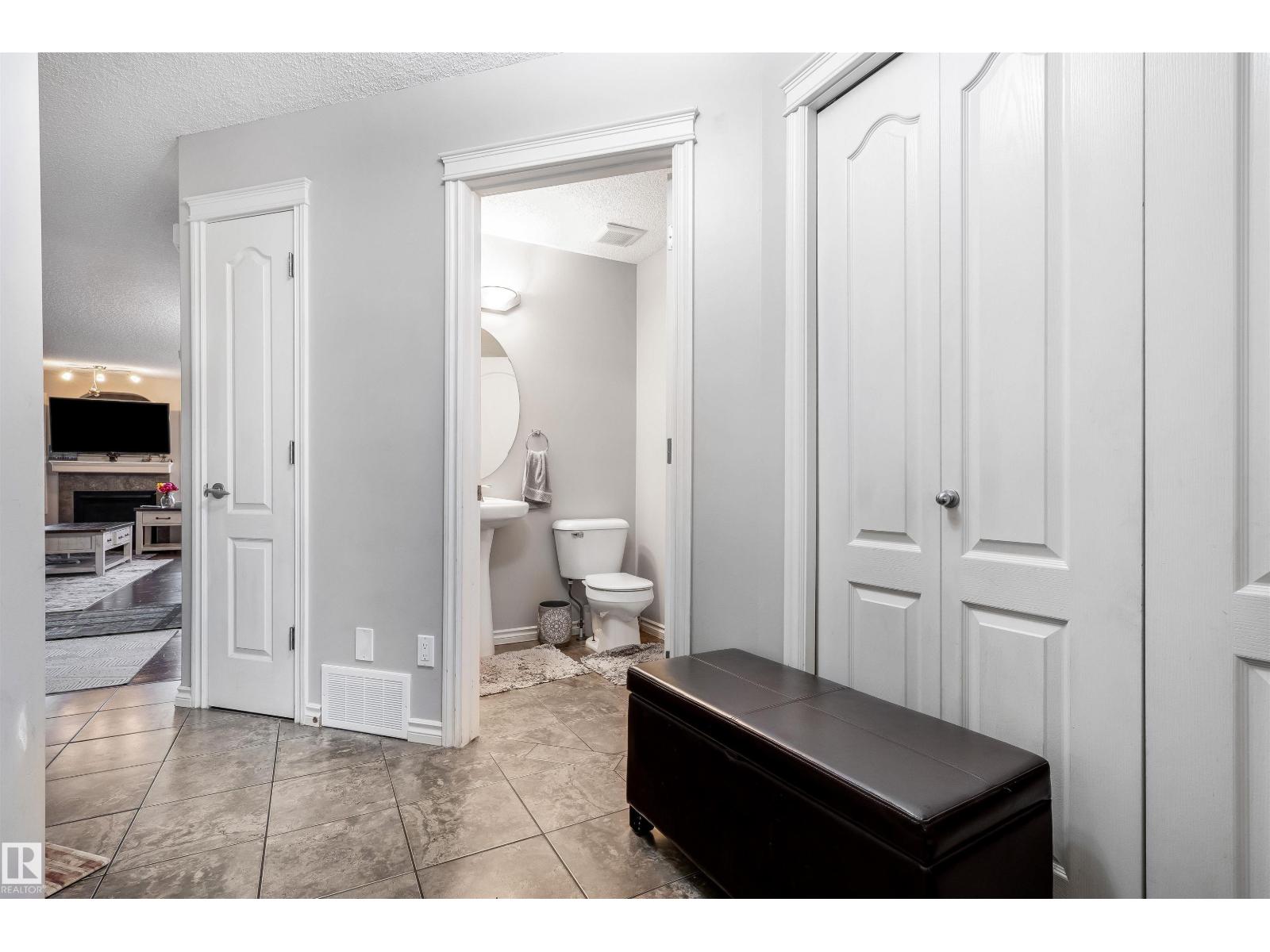 2627 29 ST NW - 32