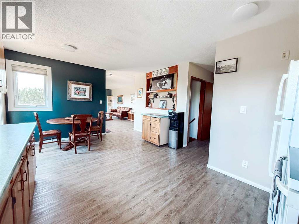 80102 Hwy 725 - Image 14