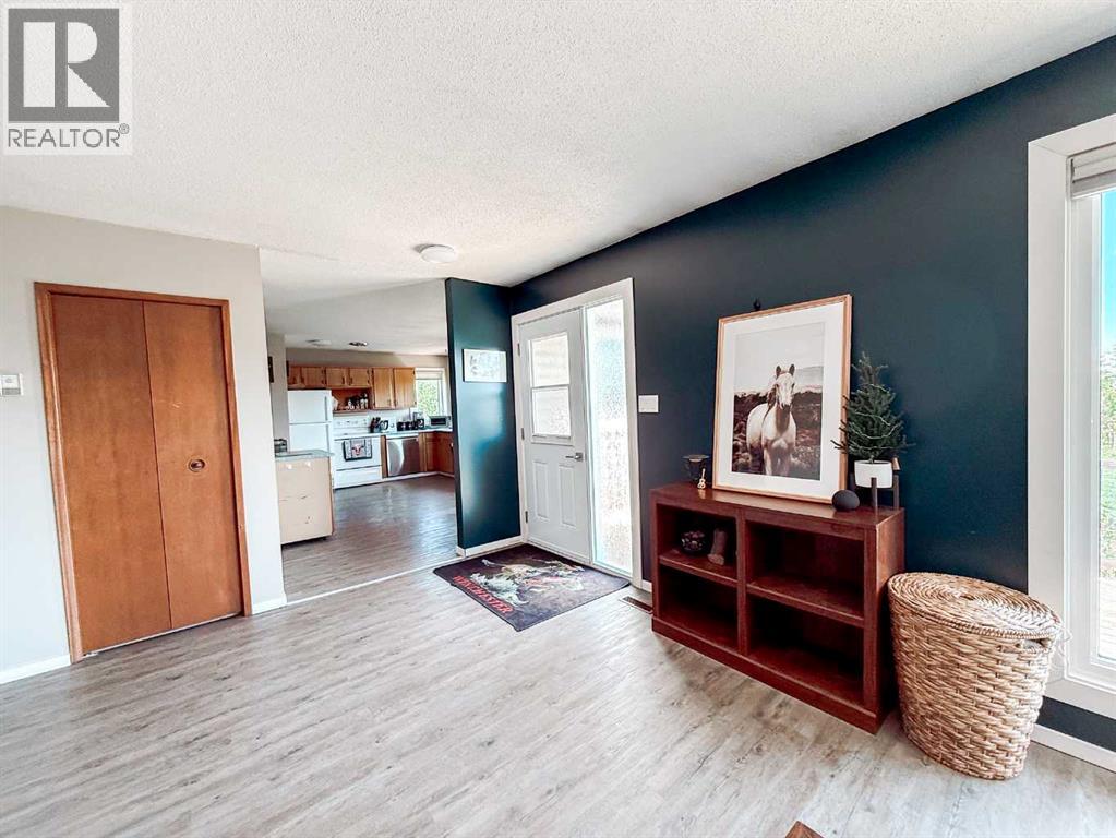 80102 Hwy 725 - Image 13