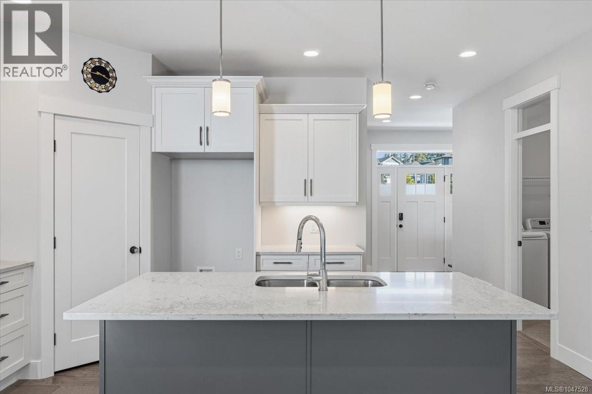 3825 Marjorie Way - 7