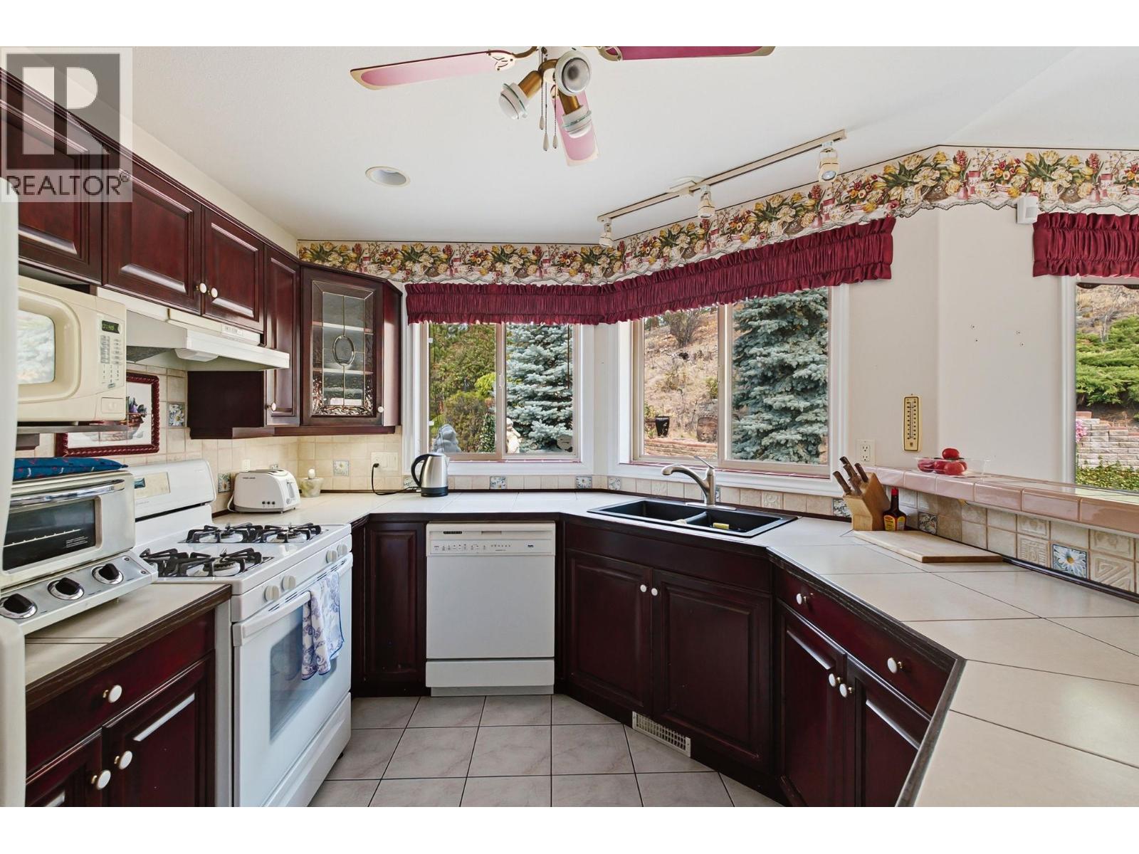 156 4074 Gellatly Road, West Kelowna