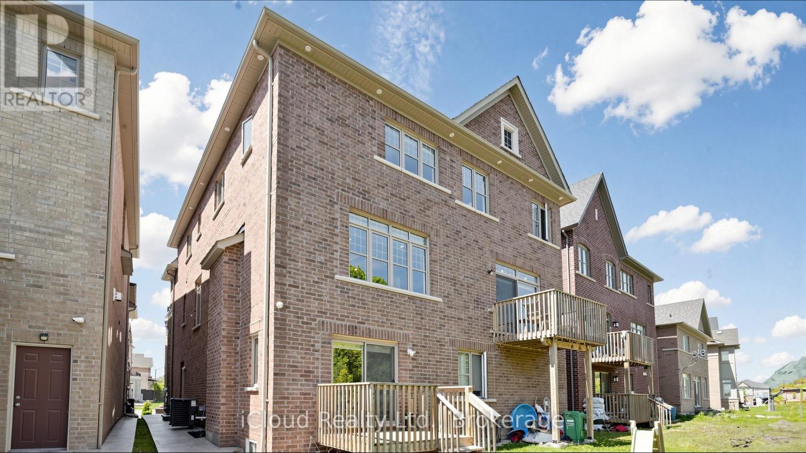 193 THORNBUSH BOULEVARD E - 45