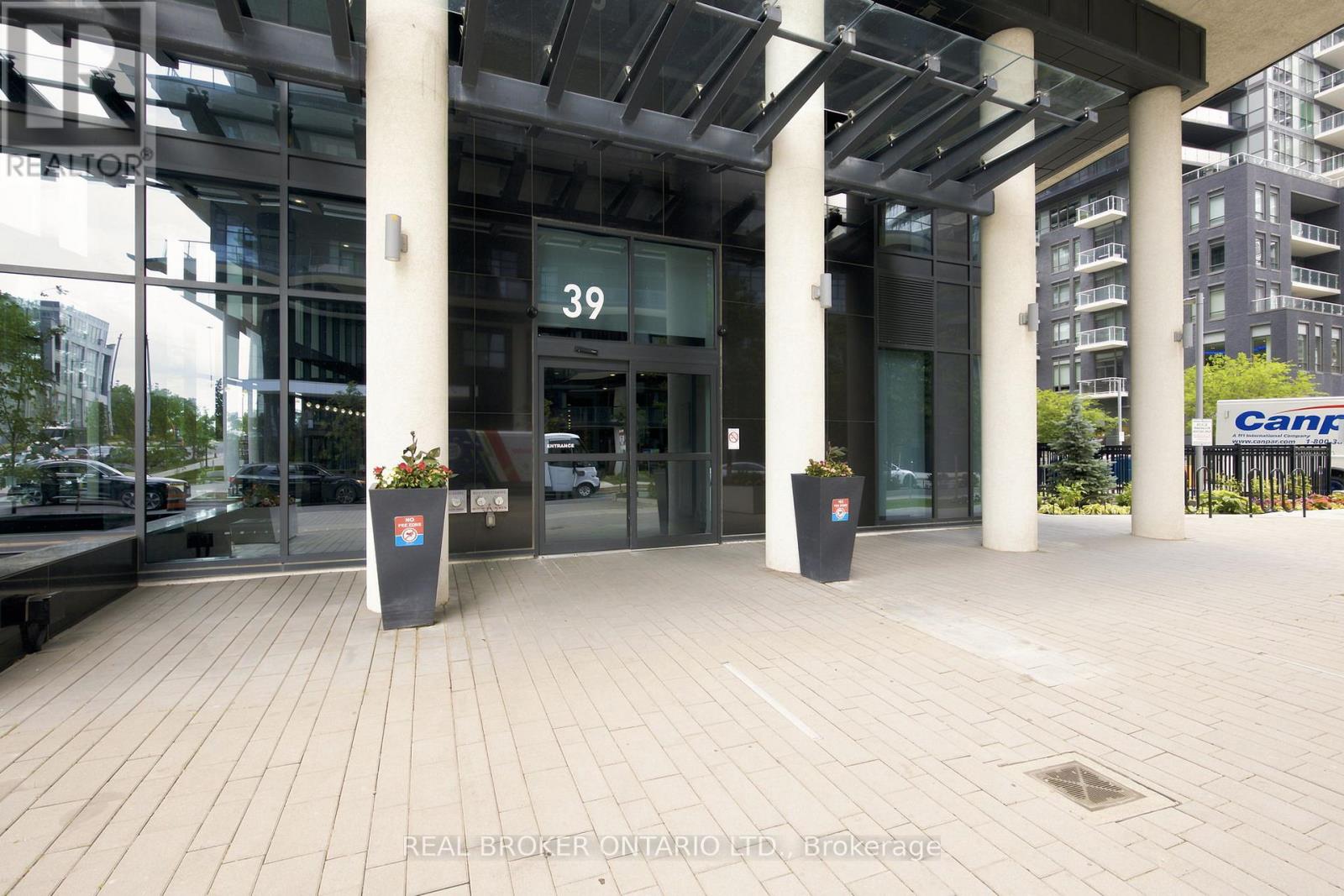 #PH06 39 ANNIE CRAIG DRIVE - 2