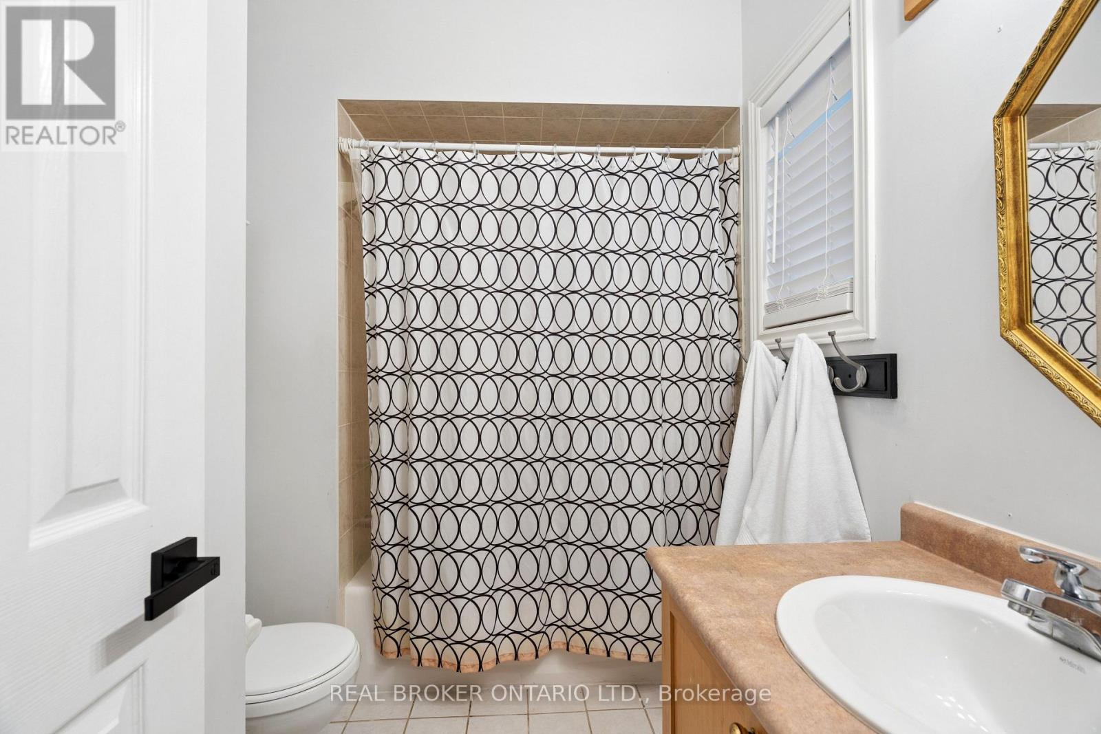 27 SPRUCE BOULEVARD - Image 27