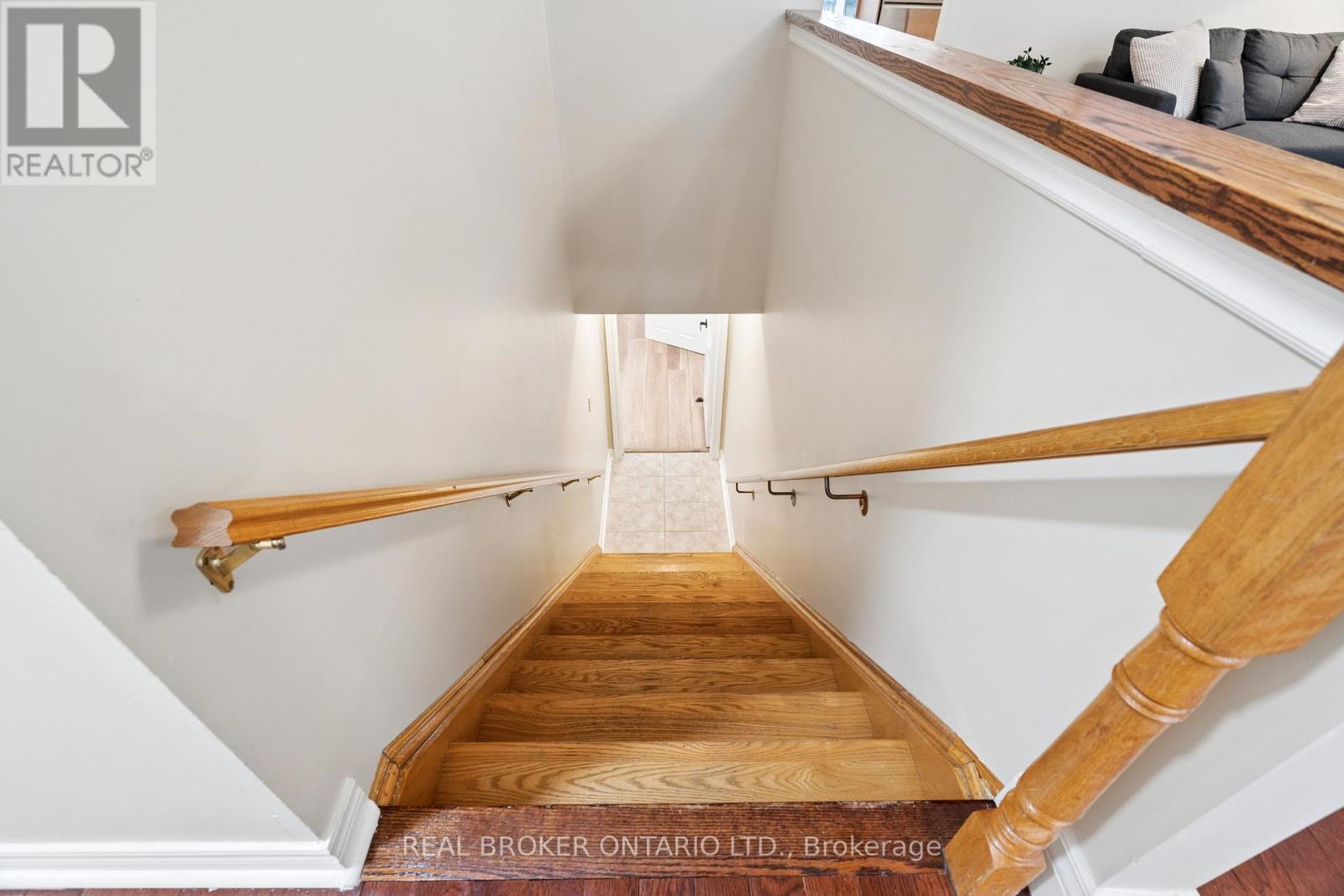 27 SPRUCE BOULEVARD - Image 29