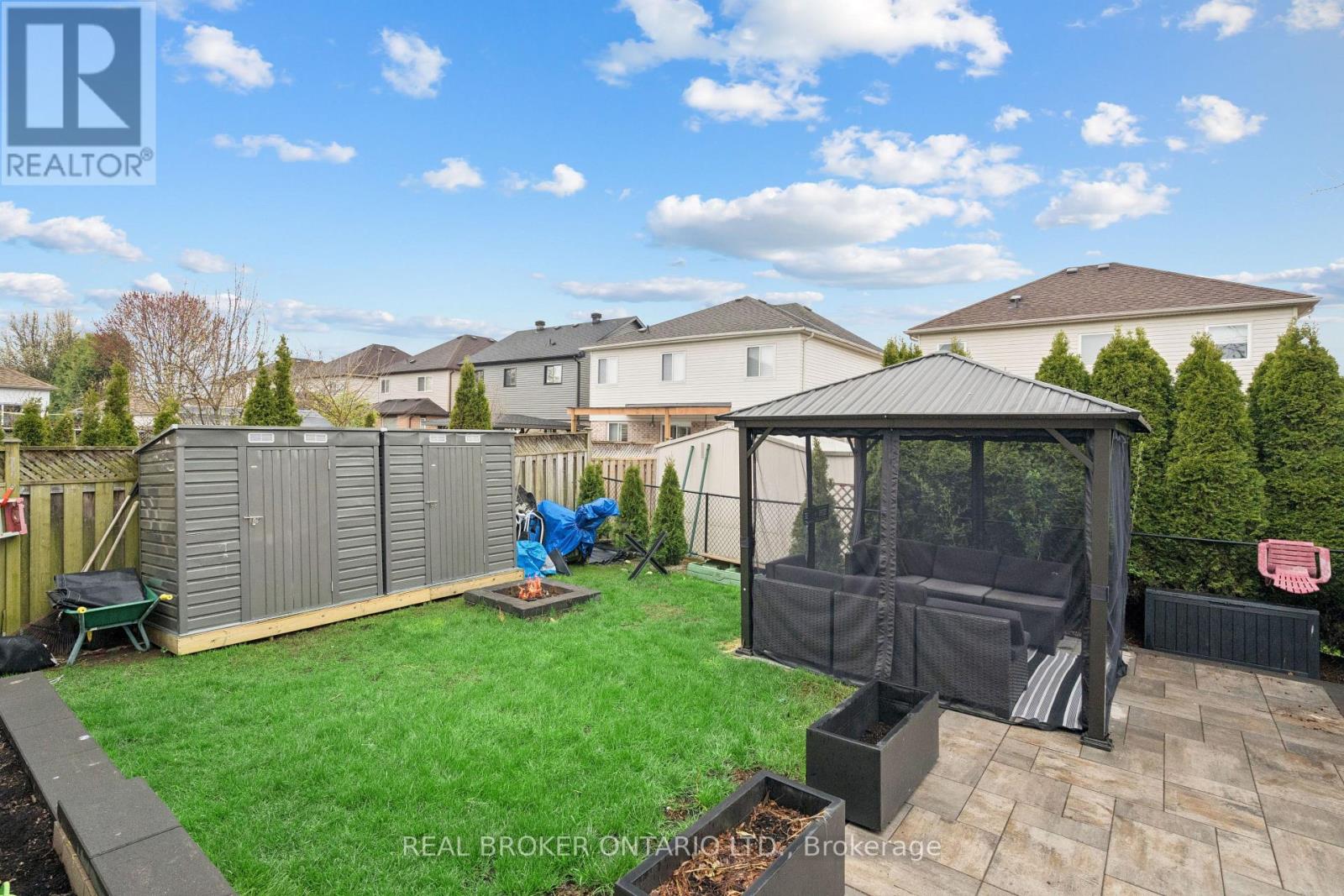 27 SPRUCE BOULEVARD - Image 47