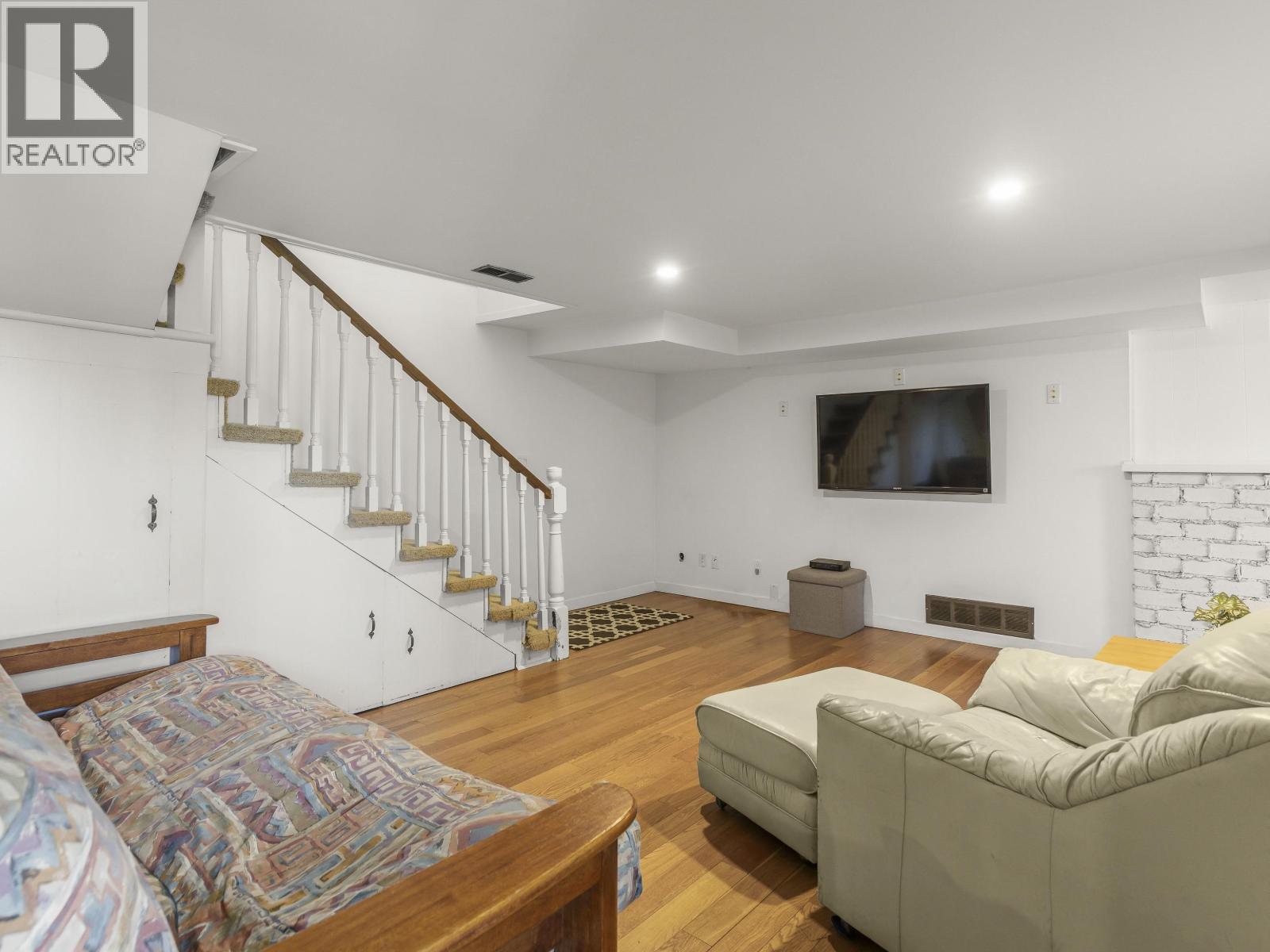 6248 WELLINGTON AVENUE, West Vancouver