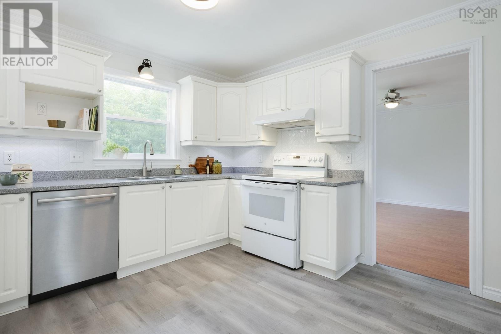 Property 7 of 47 of 107 Lancaster Drive