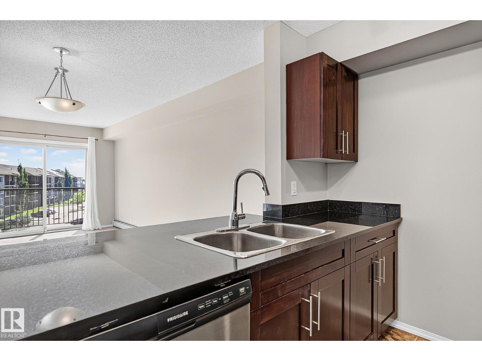 #417 12045 22 AV SW - 10