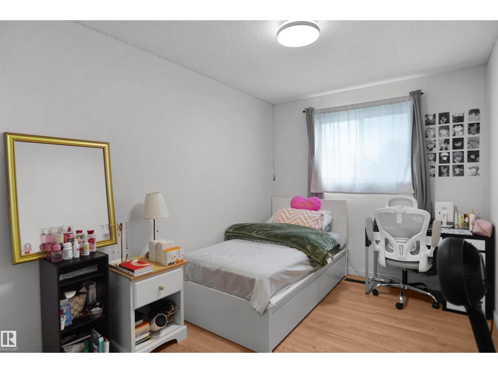 18322 71A AV NW - 22