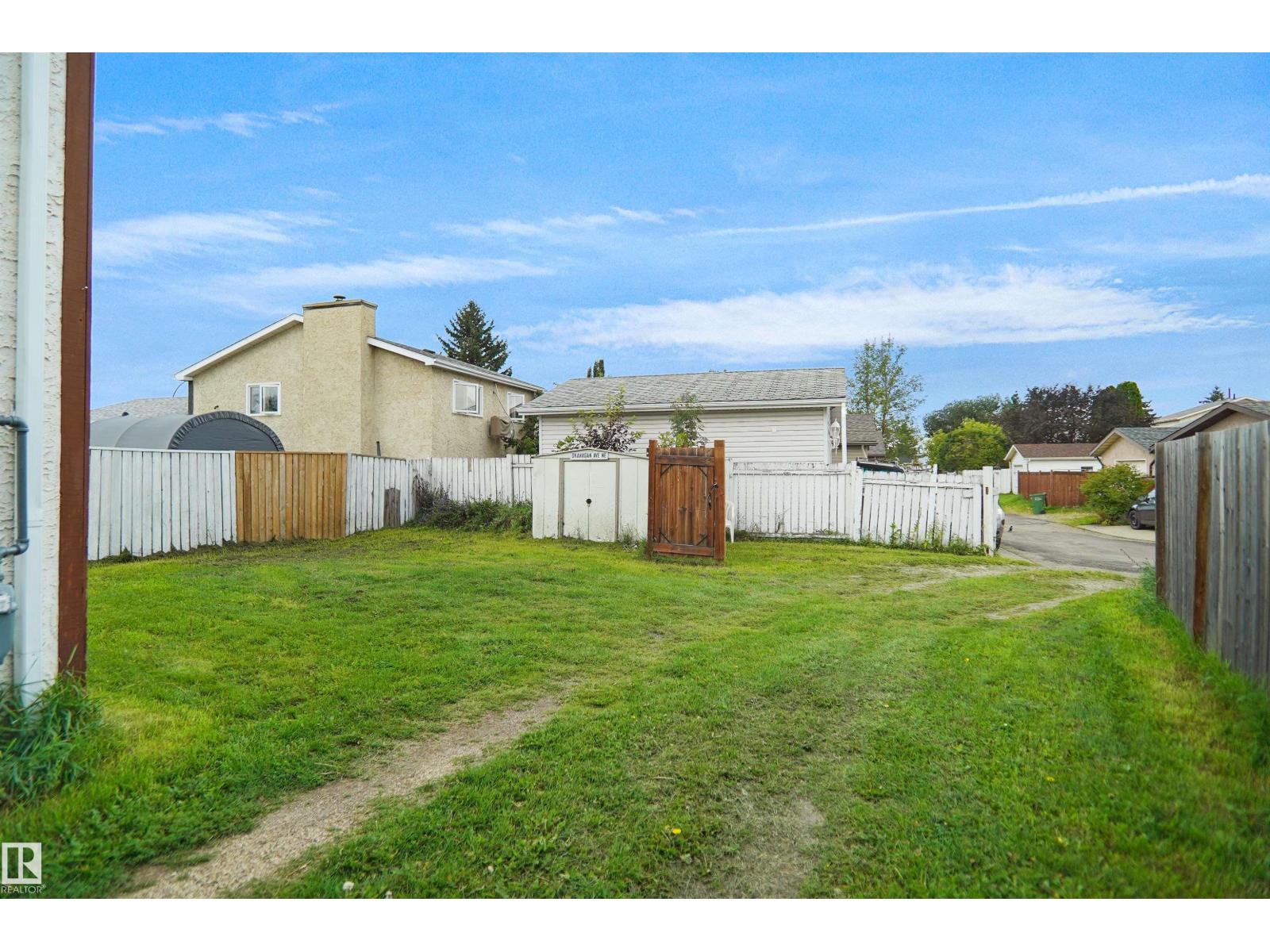 18322 71A AV NW - 43