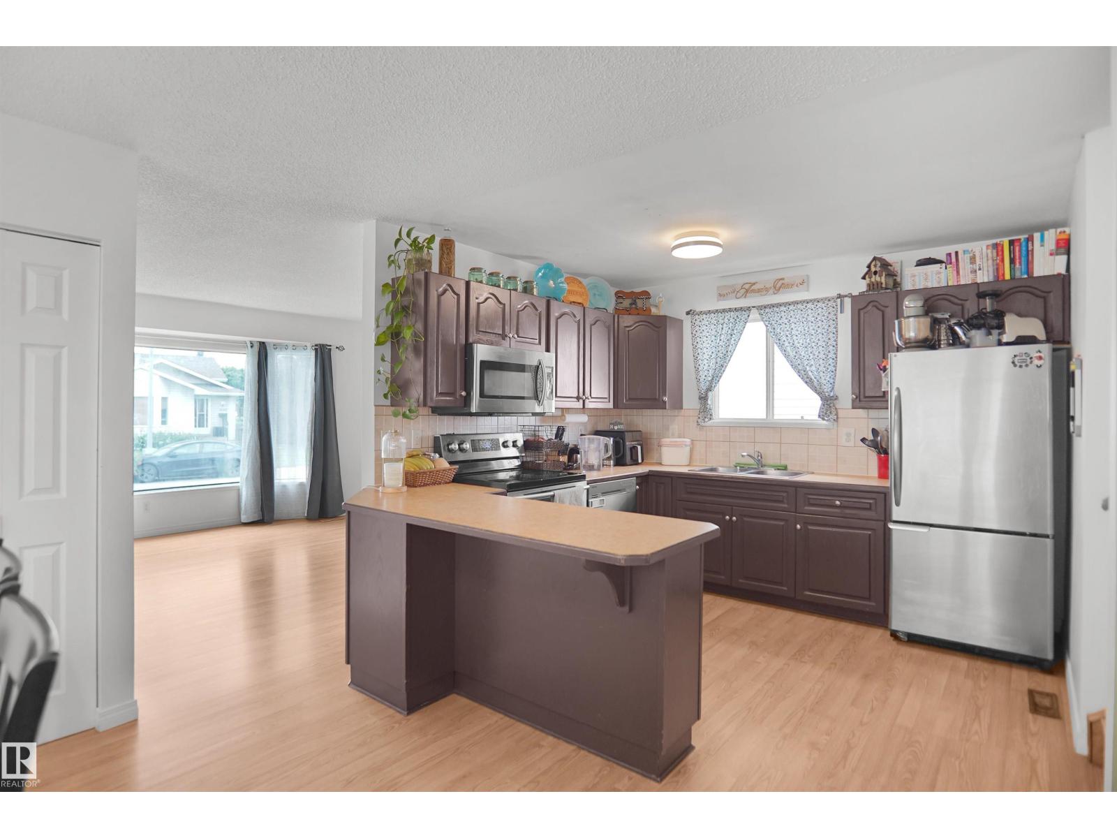 18322 71A AV NW - 13