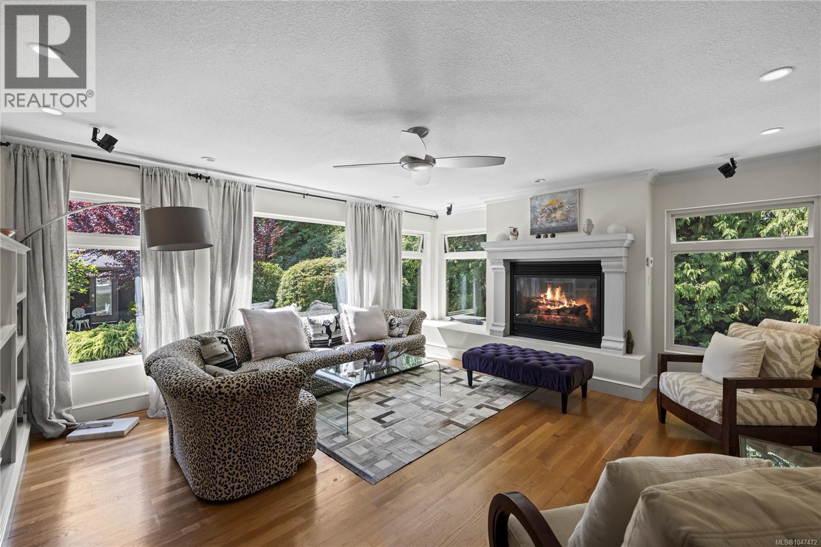 372 Crescent Rd W, Qualicum Beach