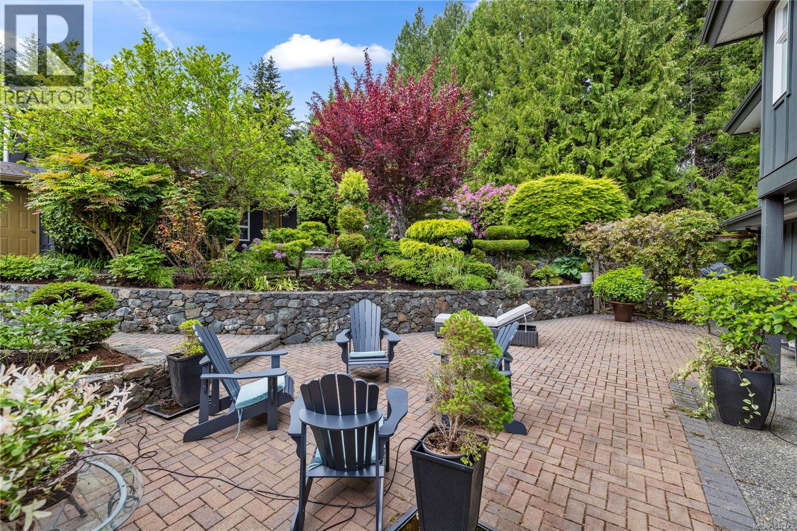 372 Crescent Rd W - 58