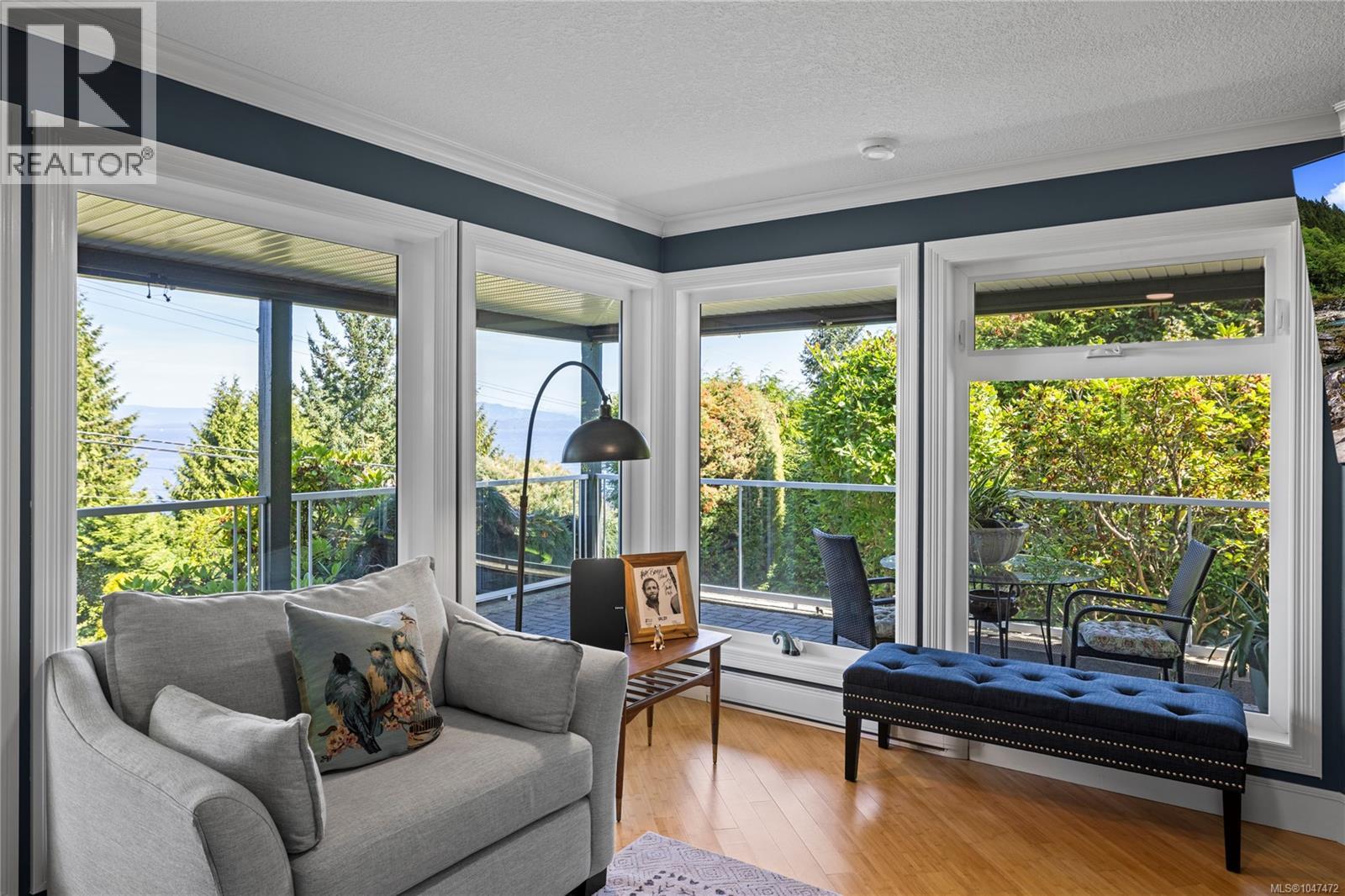 372 Crescent Rd W - 52