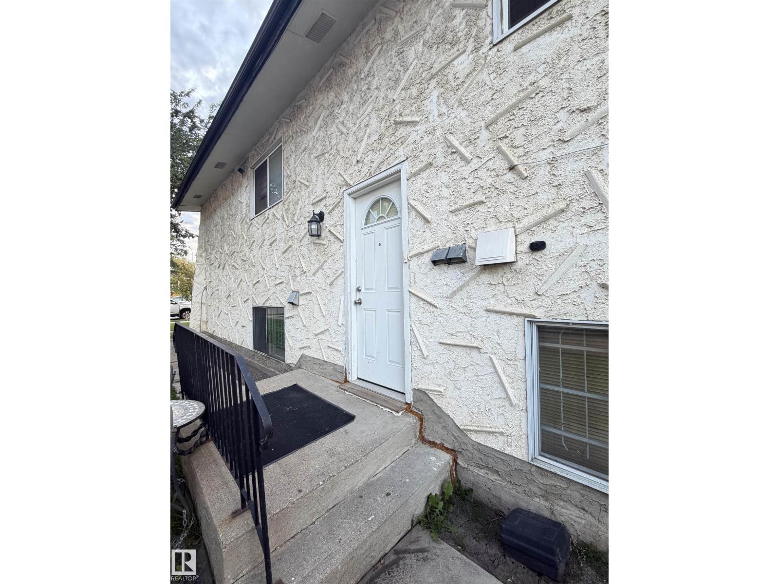 10013 153 ST NW - 7