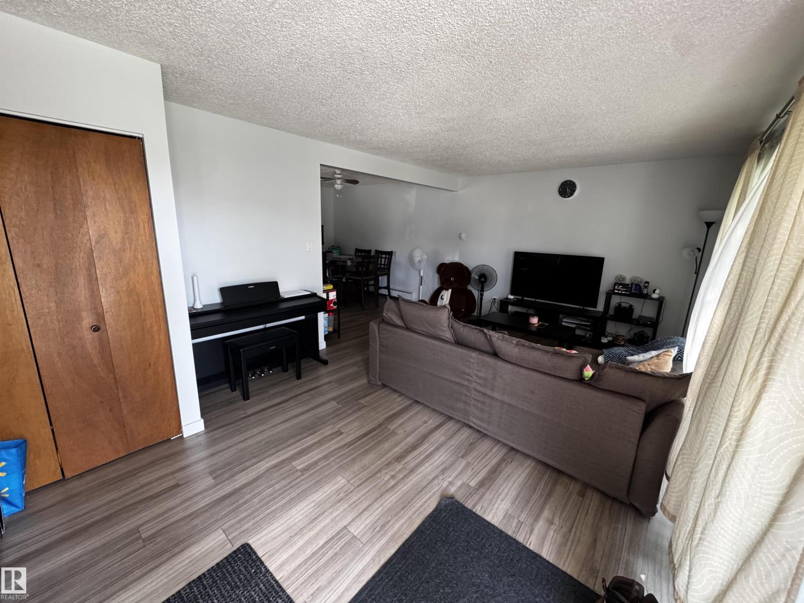 10013 153 ST NW - 35