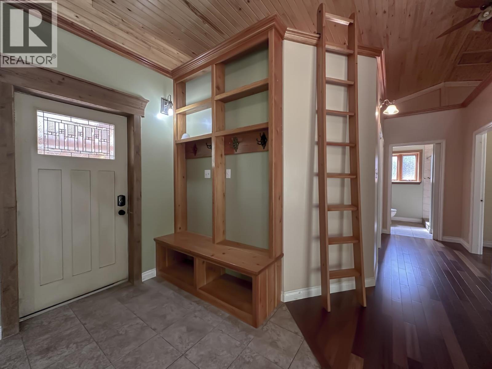 278 ROBIN ROAD - 3