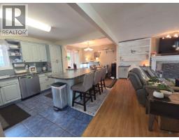 Living room - 144 Chamberlain Crescent, Tumbler Ridge, BC V0C2W0 Photo 15