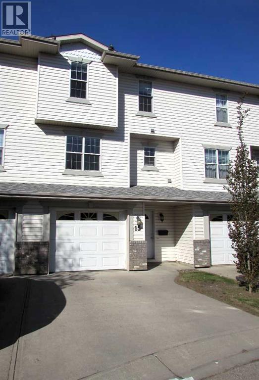 15 Kerry Wood Mews - 1