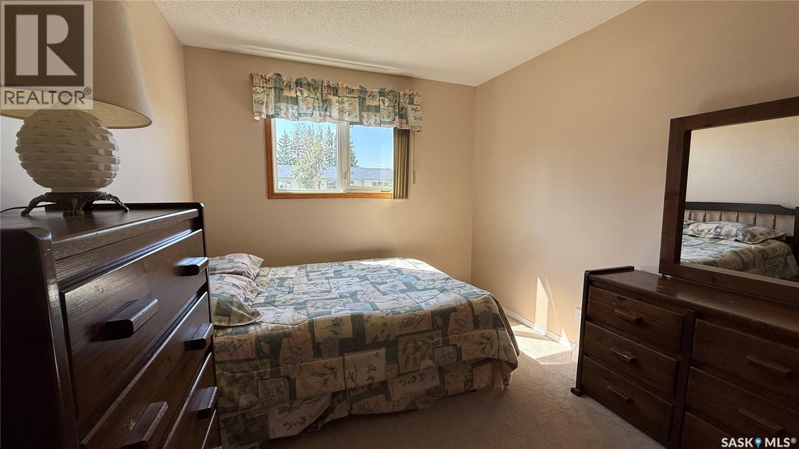 224 Hudek AVENUE W - Image 13