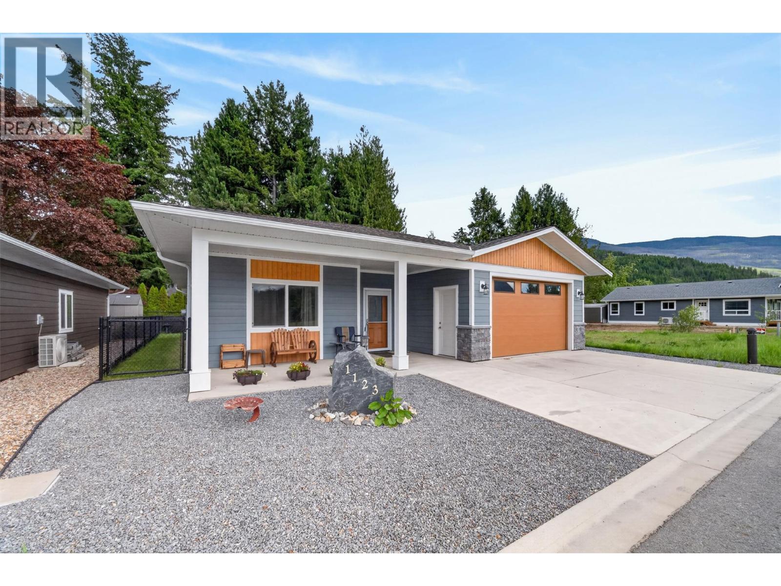 1123 Willow Row, Sicamous