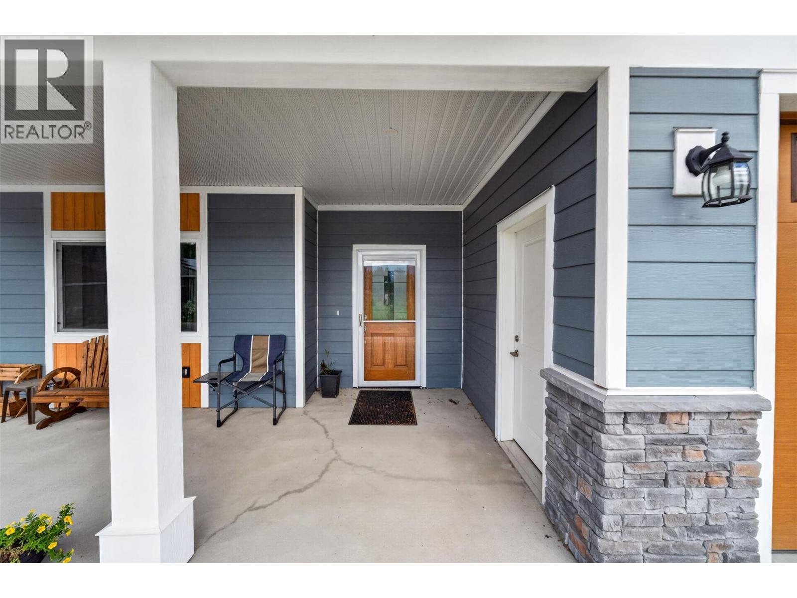 1123 Willow Row, Sicamous