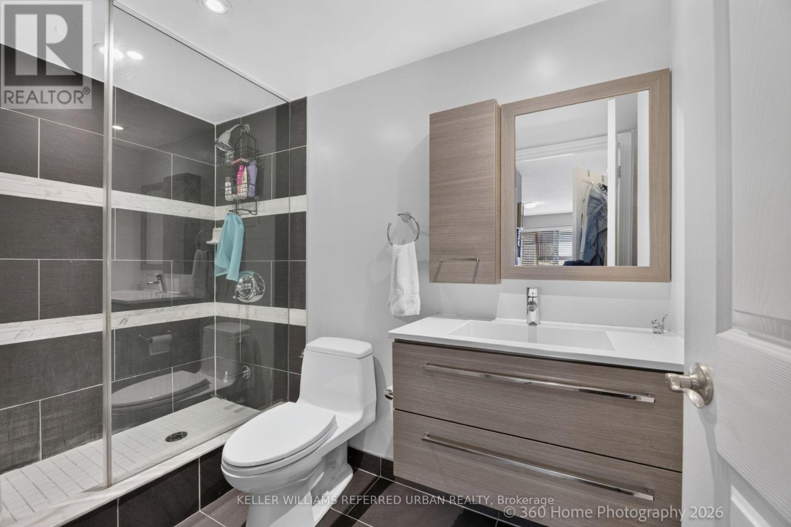#339 250 WELLINGTON STREET W - 18