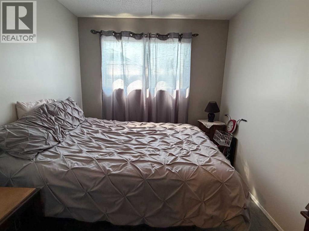 5922 54 Street - 13