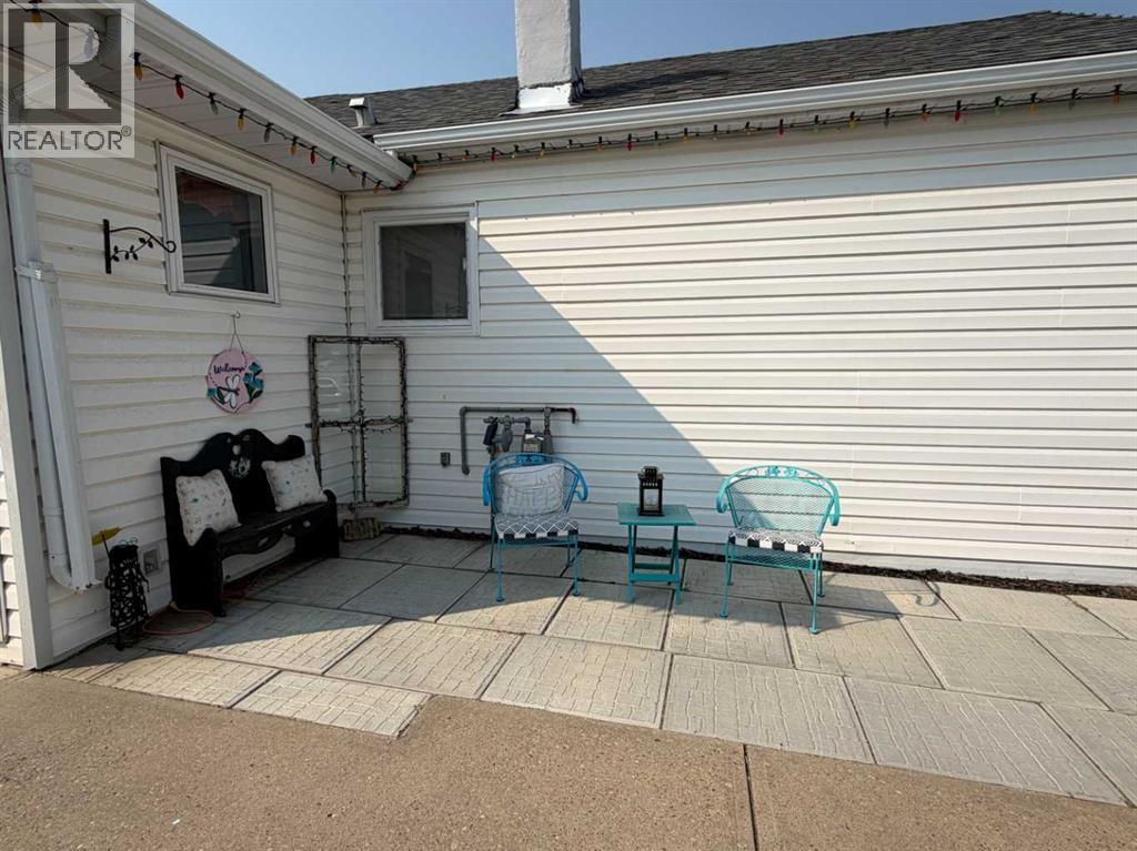 5922 54 Street - 36