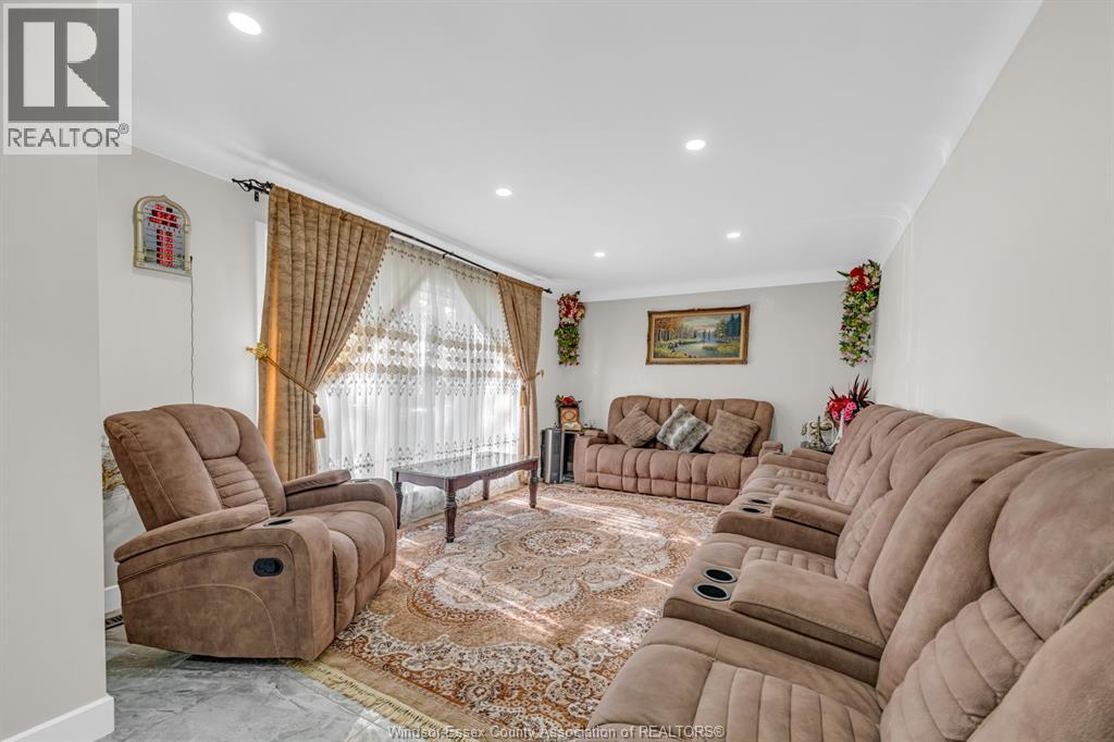 3226 WOODLAWN AVENUE - Image 7