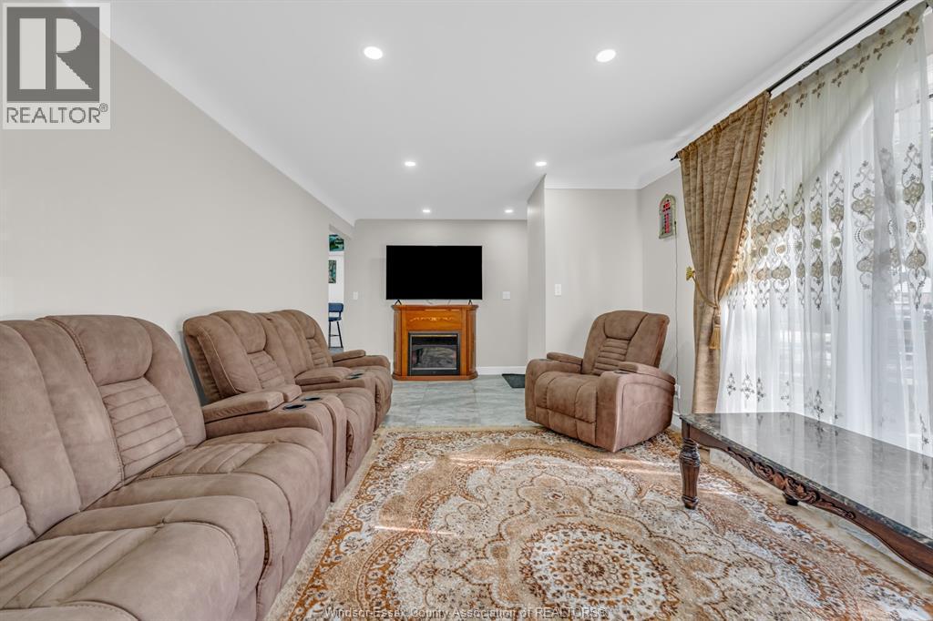 3226 WOODLAWN AVENUE - 8