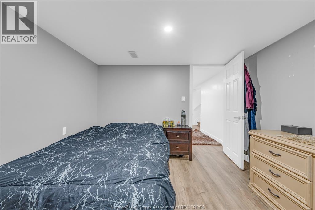 3226 WOODLAWN AVENUE - 27