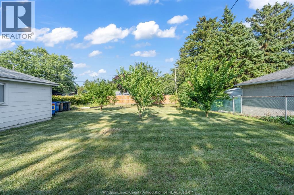 3226 WOODLAWN AVENUE - 30